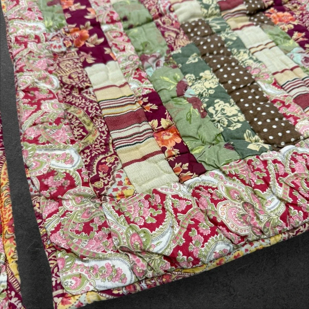2 Pottery Barn Patchwork Quilted Pillow Shams‎ Set Red Floral Paisley Standart